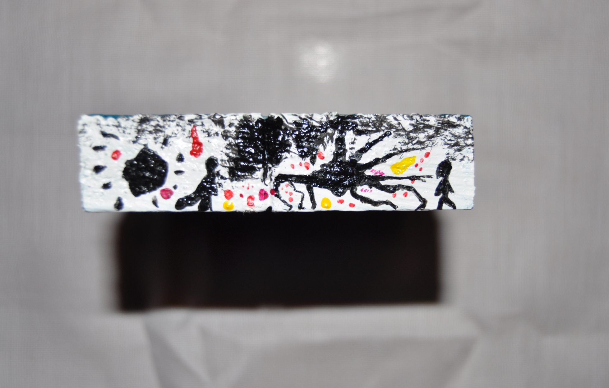 4pintura Acrílico sobre madera.  8x1,5 cm