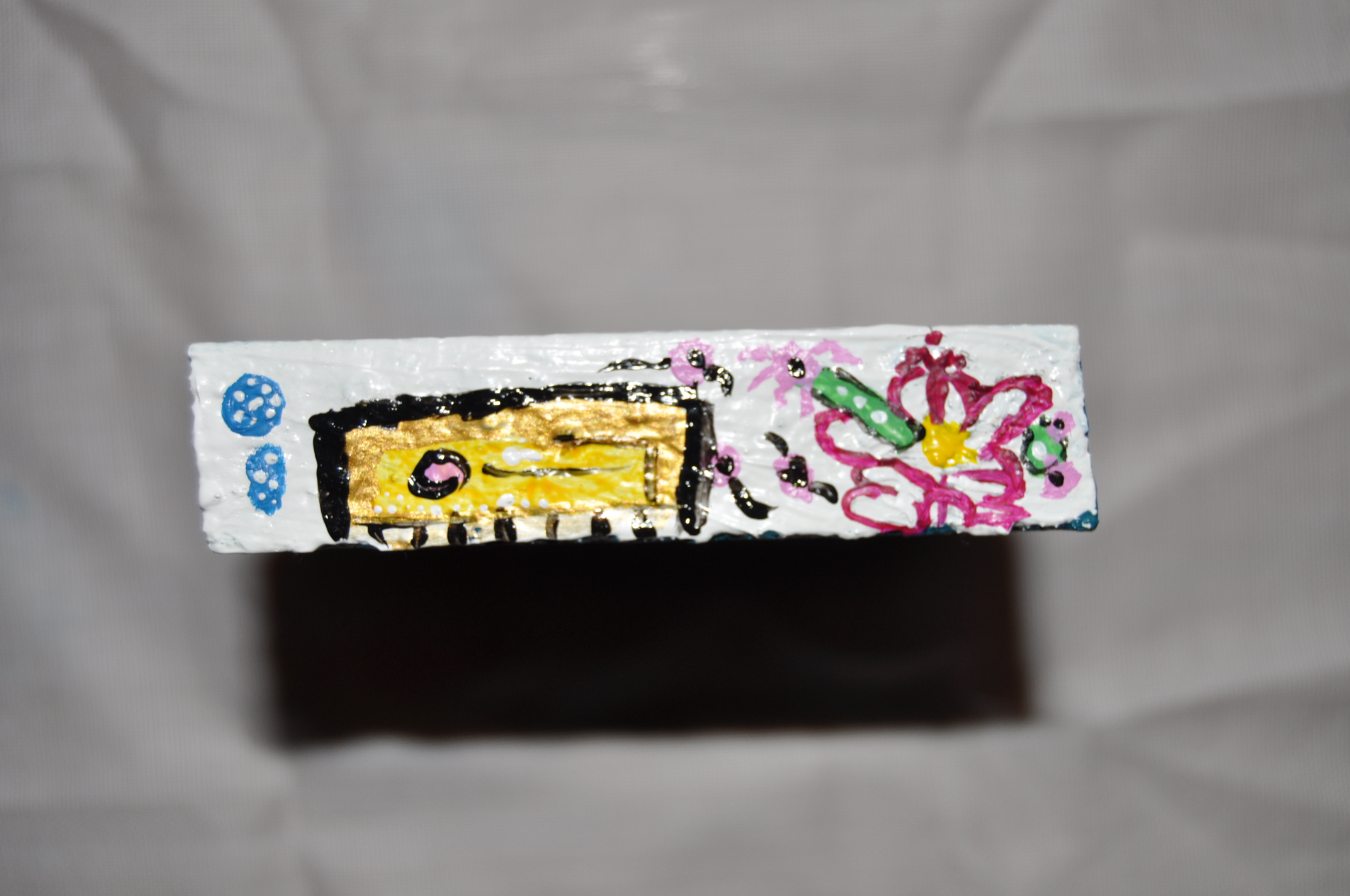 5pintura Acrílico sobre madera.  8x1,5 cm